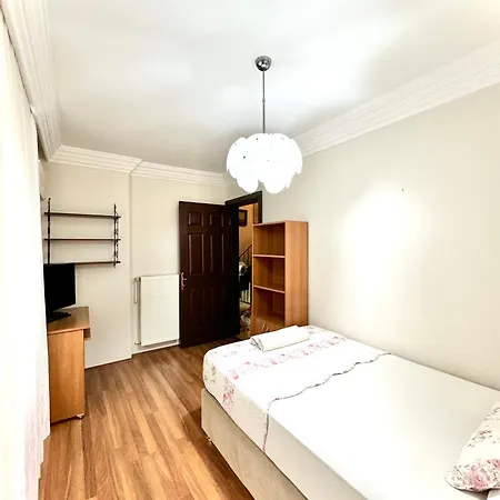 Marmaris'te Oezel Havuzlu Doga Manzarali * مرمريس